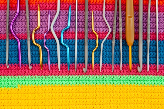 Kolorowe nici i wzory